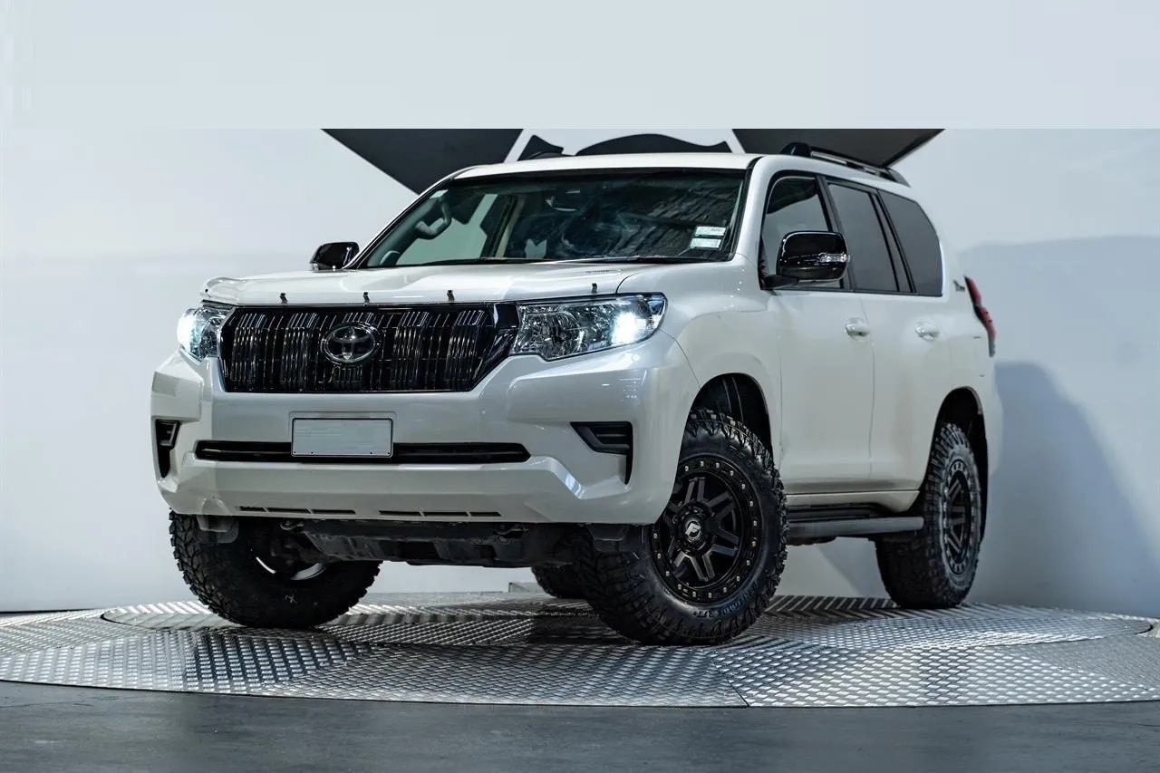 2022 Toyota Land Cruiser Prado Landcruiser Prado GX 2.8L 4WD - 70TH ANNIVERSARY, 17"" ALLOYS